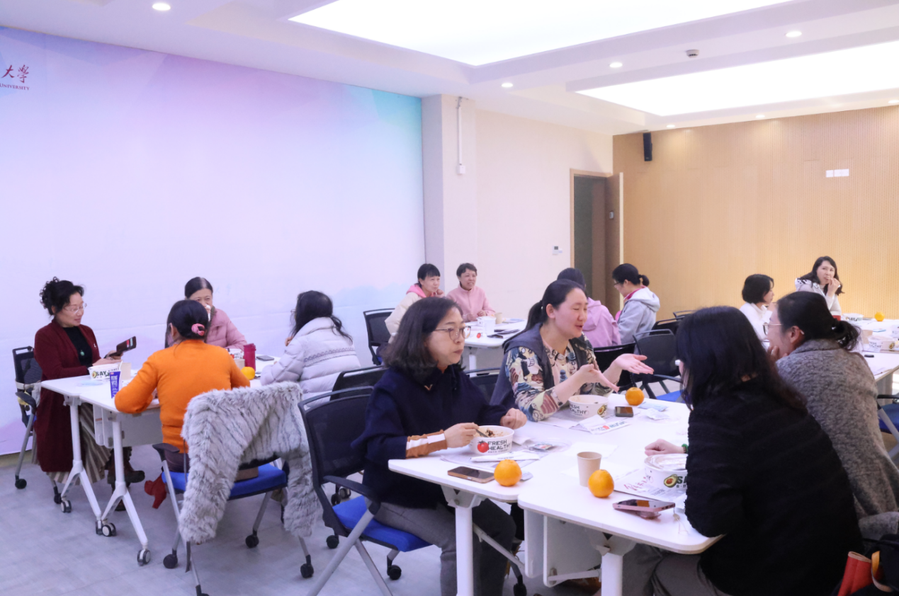 beat365在线唯一官网举办女教师年末茶话会，共话健康生活迎新年