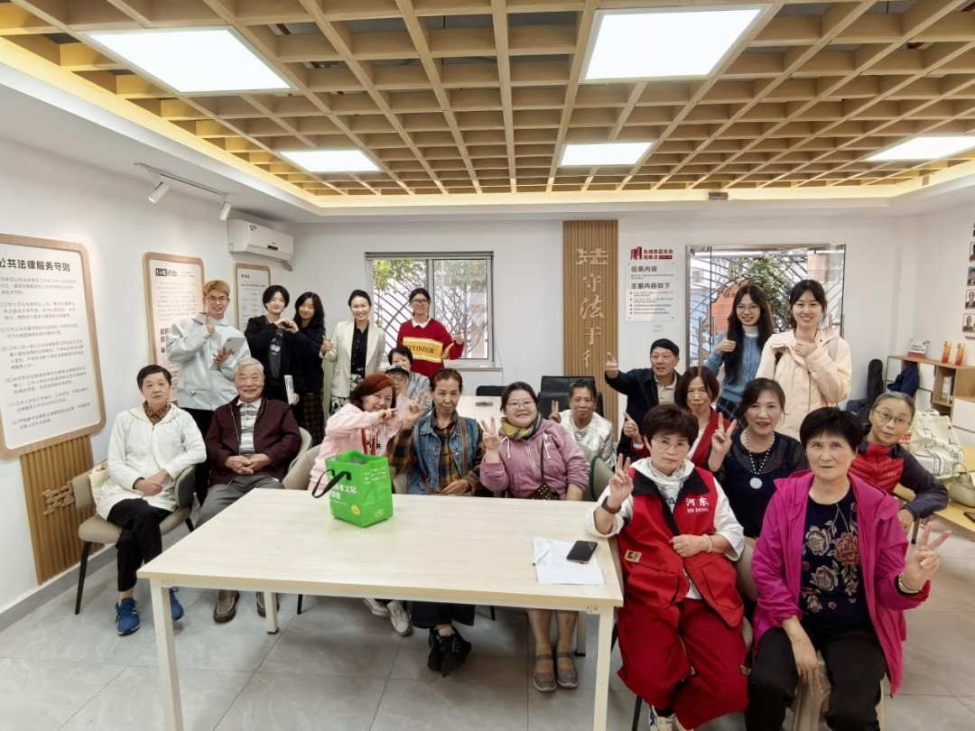 上海交大外院师生开展“韵律健脑，言语生辉”敬老月系列公益活动