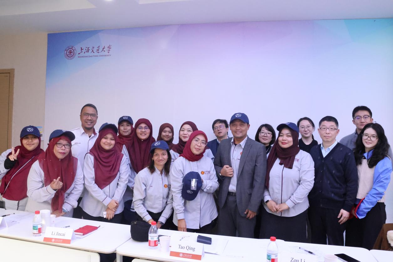 Delegation from the Faculty of Social Sciences and Humanities of Universiti Teknologi Malaysia Visit SFL-